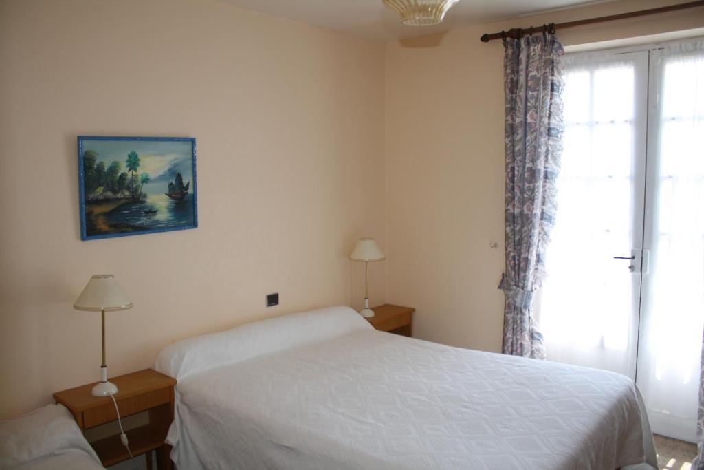 Chambres D'Hotes Et Gite Chastrusse Lanzac Habitación foto